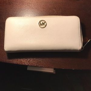 Michael Kors wallet white